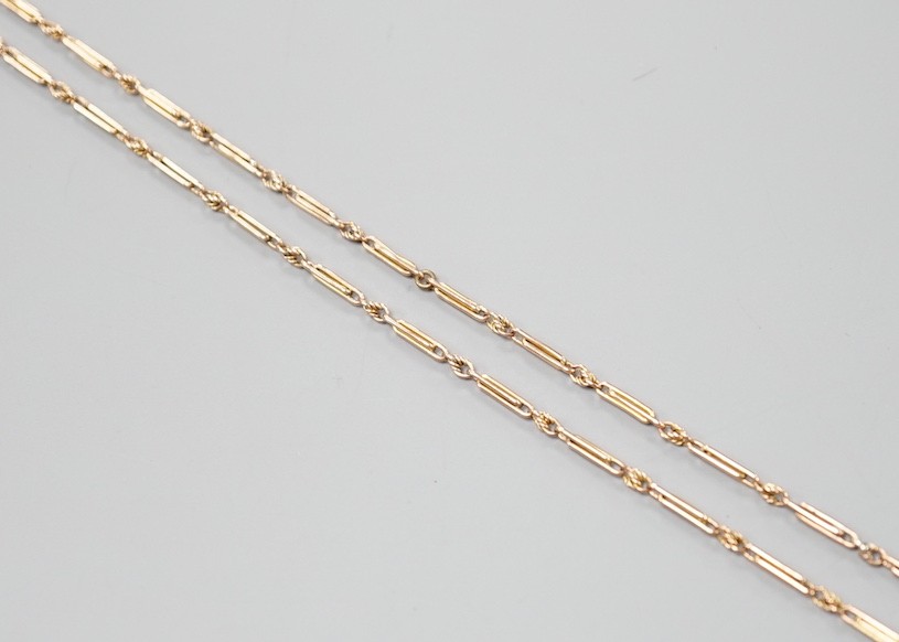 A yellow metal oval link chain, 40cm, 5.1 grams.